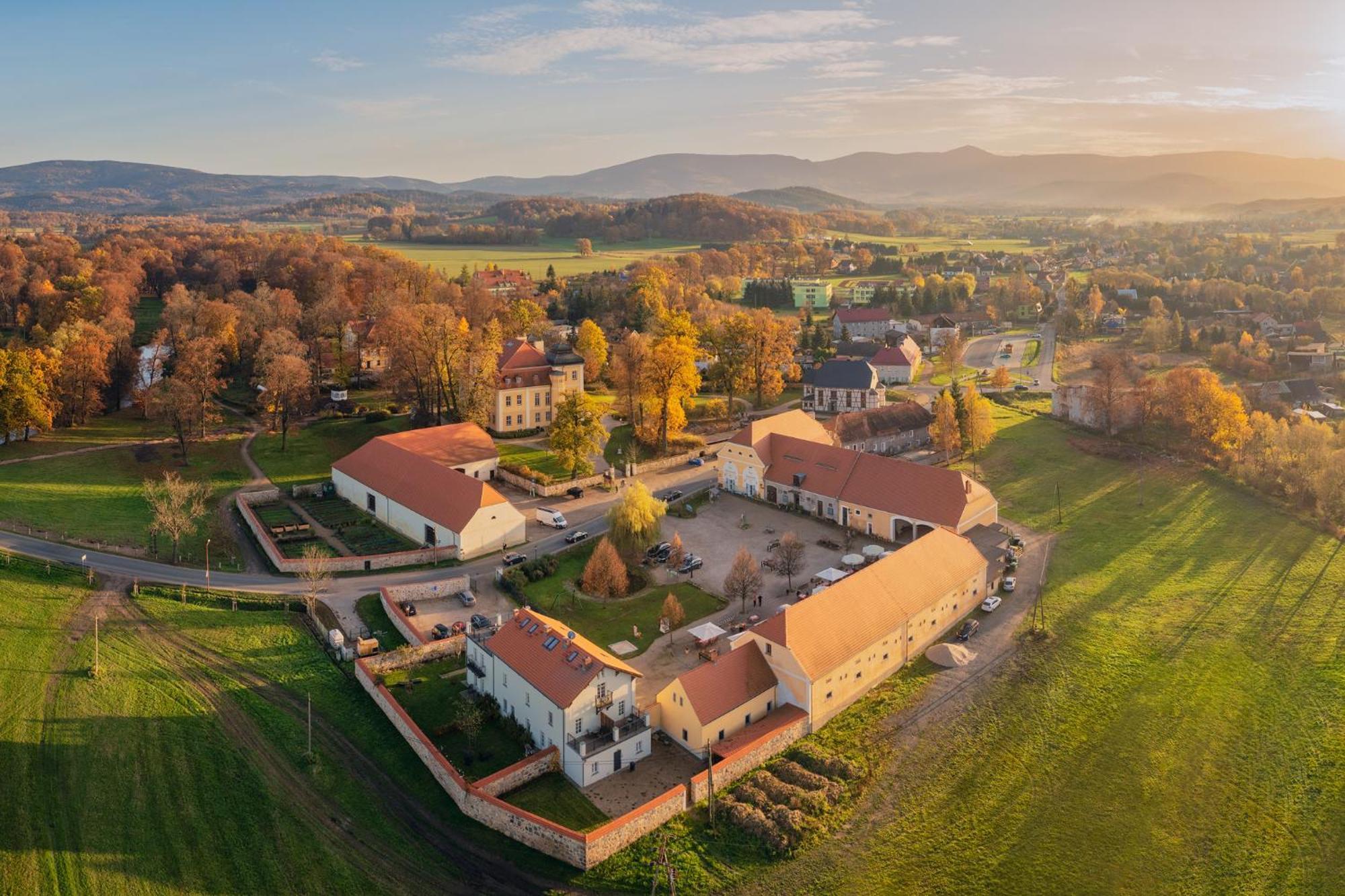 Palac Lomnica - Karkonosze / Riesengebirge Jelenia Gora Exterior photo